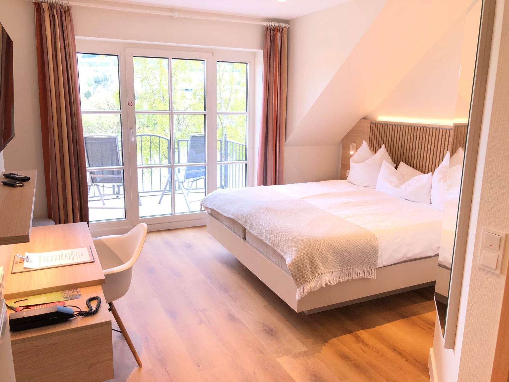 Hotel Zur Traube Uerzig Luaran gambar