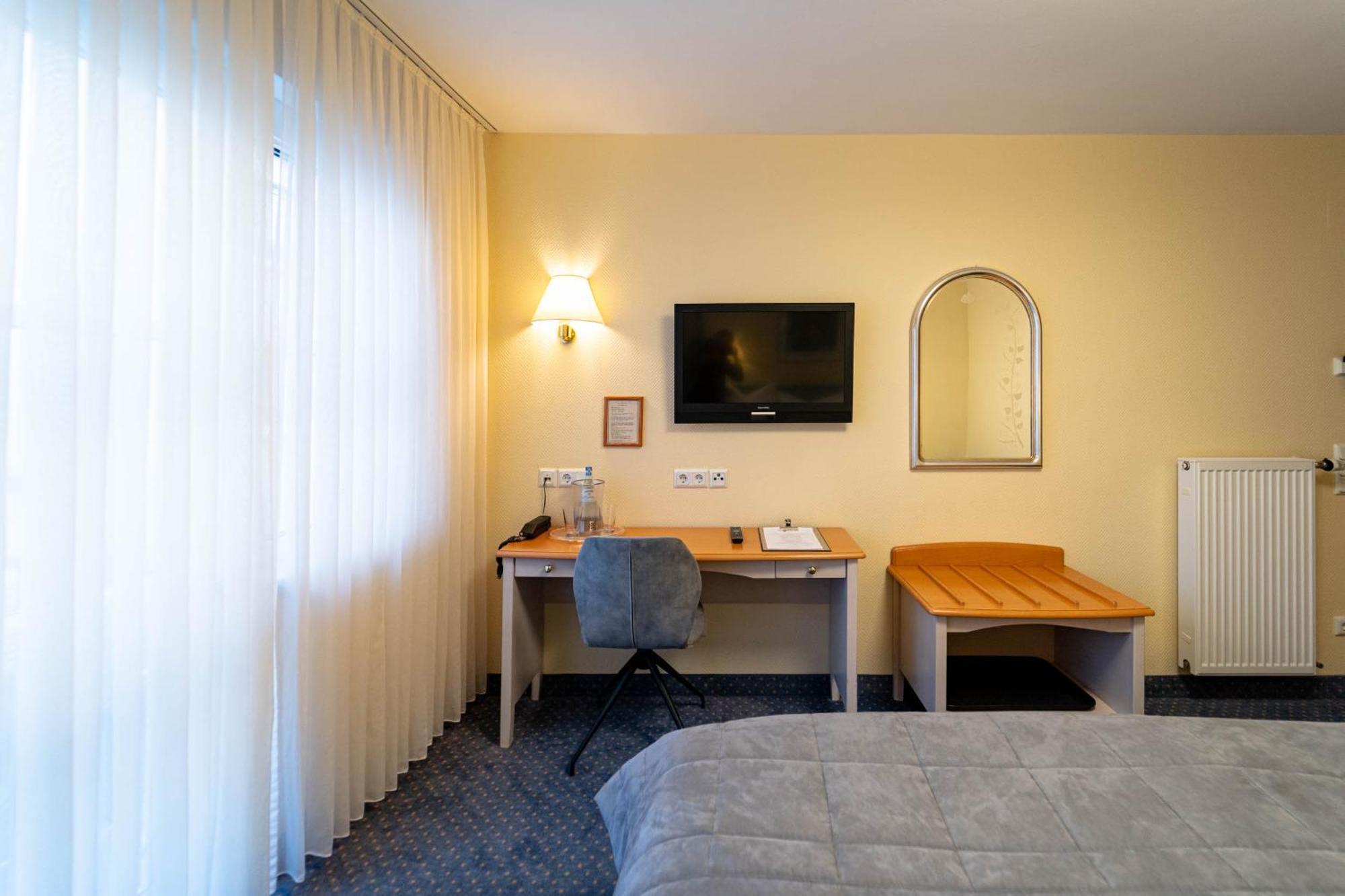 Hotel Zur Traube Uerzig Bilik gambar