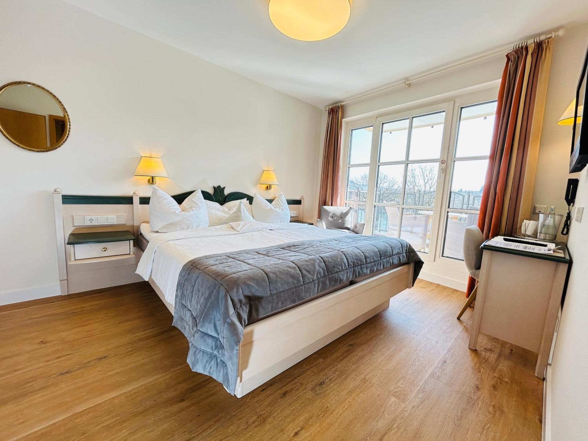 Hotel Zur Traube Uerzig Luaran gambar